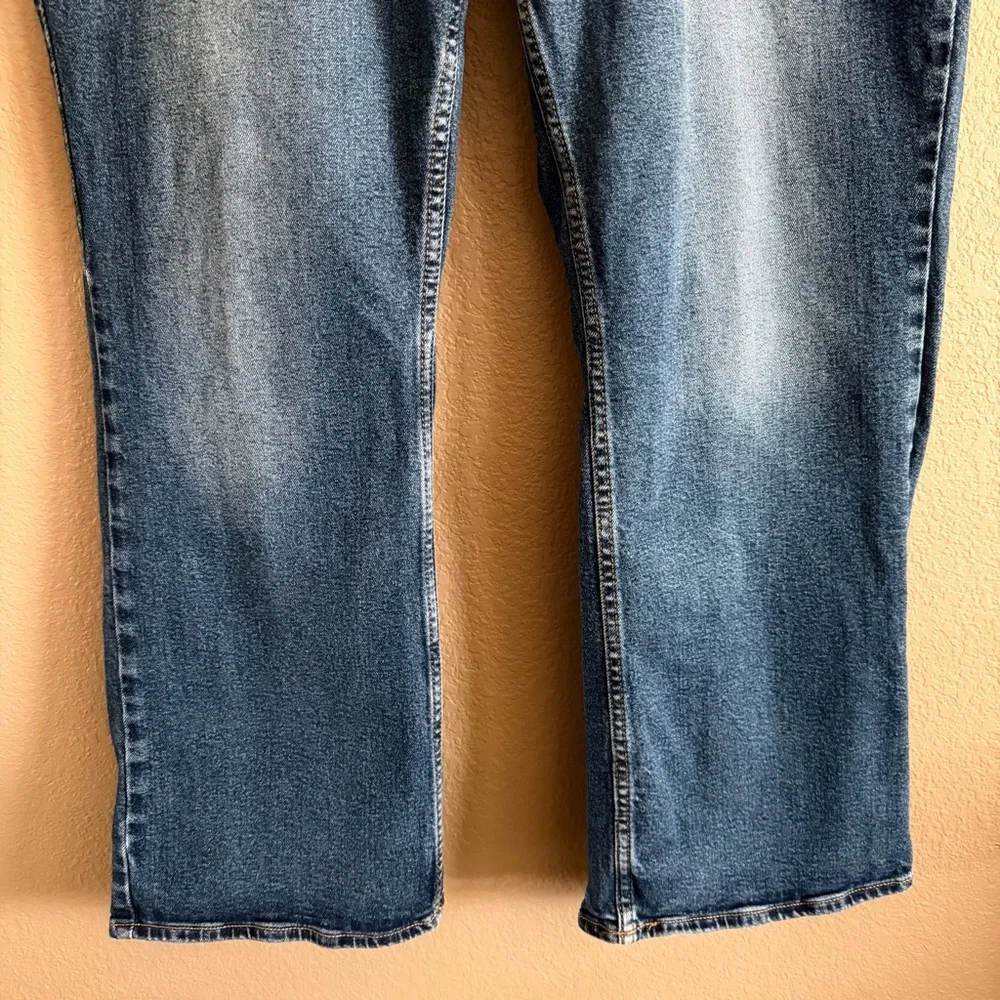 Old Navy Boot-Cut Built in Flex Blue Jeans Size 40x30